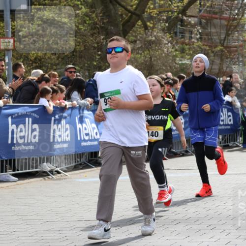 12.04.2026 - 45. Internationalen Wilhelmsburger Insellauf Strokosch-Dieckow http://msf.ph/oto/9490338 12.04.2026 14:22:56 Ziel 569, 766, 1625, 784, 1000, 781, 308, 140, 758 meine-sportfotos.de