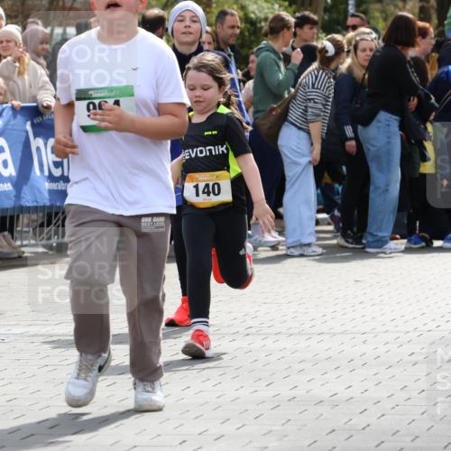 12.04.2026 - 45. Internationalen Wilhelmsburger Insellauf Strokosch-Dieckow http://msf.ph/oto/9490344 12.04.2026 14:22:55 Ziel 765, 569, 766, 1625, 784, 1000, 781, 308, 140, 758 meine-sportfotos.de