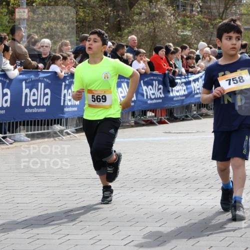 12.04.2026 - 45. Internationalen Wilhelmsburger Insellauf Strokosch-Dieckow http://msf.ph/oto/9490351 12.04.2026 14:22:50 Ziel 779, 68, 757, 755, 765, 569, 766, 1625, 784, 1000, 781, 308 meine-sportfotos.de