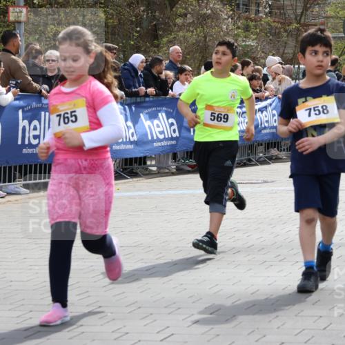 12.04.2026 - 45. Internationalen Wilhelmsburger Insellauf Strokosch-Dieckow http://msf.ph/oto/9490354 12.04.2026 14:22:49 Ziel 743, 778, 779, 68, 757, 755, 765, 569, 766, 1625, 784, 1000, 781 meine-sportfotos.de