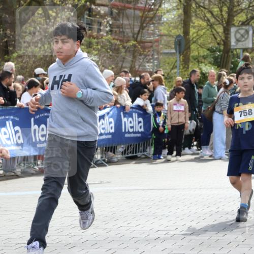 12.04.2026 - 45. Internationalen Wilhelmsburger Insellauf Strokosch-Dieckow http://msf.ph/oto/9490364 12.04.2026 14:22:46 Ziel 780, 743, 778, 779, 68, 757, 755, 765, 569, 766 meine-sportfotos.de