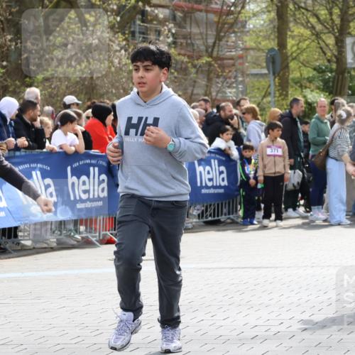 12.04.2026 - 45. Internationalen Wilhelmsburger Insellauf Strokosch-Dieckow http://msf.ph/oto/9490366 12.04.2026 14:22:46 Ziel 780, 743, 778, 779, 68, 757, 755, 765, 569, 766 meine-sportfotos.de