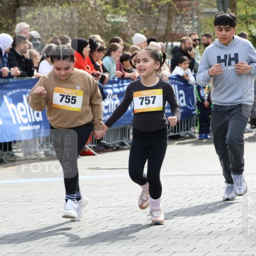 12.04.2026 - 45. Internationalen Wilhelmsburger Insellauf Strokosch-Dieckow http://msf.ph/oto/9490372 12.04.2026 14:22:45 Ziel 1609, 780, 743, 778, 779, 68, 757, 755, 765, 569, 766 meine-sportfotos.de