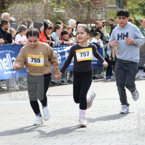12.04.2026 - 45. Internationalen Wilhelmsburger Insellauf Strokosch-Dieckow http://msf.ph/oto/9490373 12.04.2026 14:22:45 Ziel 1609, 780, 743, 778, 779, 68, 757, 755, 765, 569, 766 meine-sportfotos.de