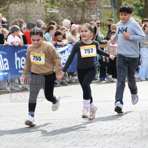 12.04.2026 - 45. Internationalen Wilhelmsburger Insellauf Strokosch-Dieckow http://msf.ph/oto/9490375 12.04.2026 14:22:45 Ziel 1609, 780, 743, 778, 779, 68, 757, 755, 765, 569, 766 meine-sportfotos.de