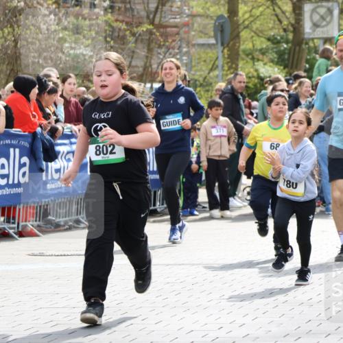 12.04.2026 - 45. Internationalen Wilhelmsburger Insellauf Strokosch-Dieckow http://msf.ph/oto/9490395 12.04.2026 14:22:38 Ziel 670, 327, 1609, 780, 743, 778, 779 meine-sportfotos.de