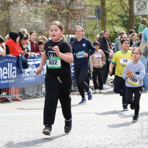 12.04.2026 - 45. Internationalen Wilhelmsburger Insellauf Strokosch-Dieckow http://msf.ph/oto/9490396 12.04.2026 14:22:38 Ziel 670, 327, 1609, 780, 743, 778, 779 meine-sportfotos.de