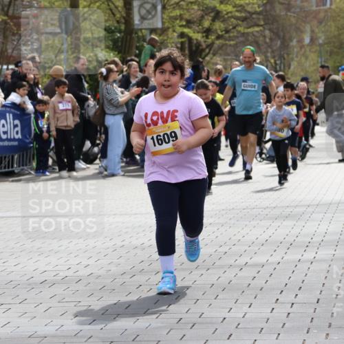 12.04.2026 - 45. Internationalen Wilhelmsburger Insellauf Strokosch-Dieckow http://msf.ph/oto/9490404 12.04.2026 14:22:35 Ziel 670, 327, 1609 meine-sportfotos.de