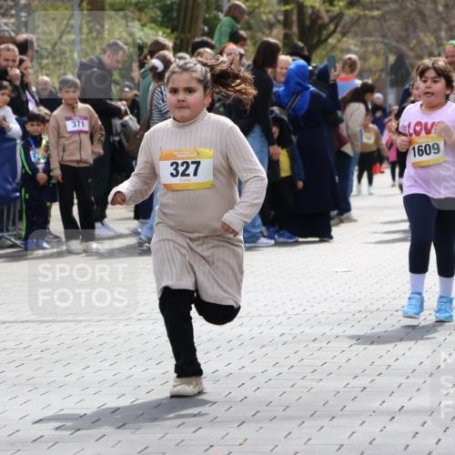 12.04.2026 - 45. Internationalen Wilhelmsburger Insellauf Strokosch-Dieckow http://msf.ph/oto/9490410 12.04.2026 14:22:33 Ziel 555, 1629, 56, 670, 327, 1609 meine-sportfotos.de
