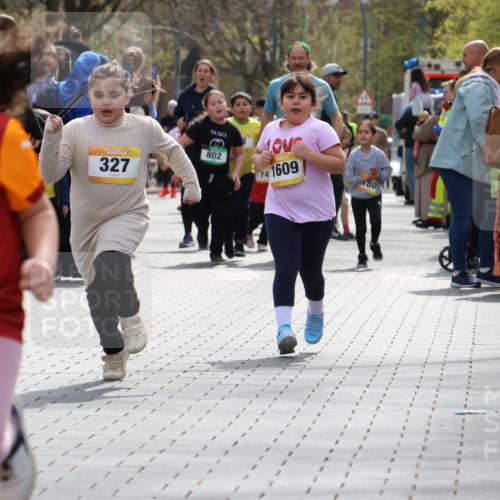 12.04.2026 - 45. Internationalen Wilhelmsburger Insellauf Strokosch-Dieckow http://msf.ph/oto/9490413 12.04.2026 14:22:31 Ziel 315, 973, 555, 1629, 56, 670, 327 meine-sportfotos.de