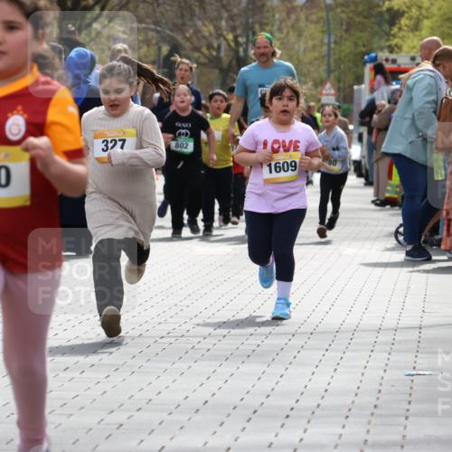 12.04.2026 - 45. Internationalen Wilhelmsburger Insellauf Strokosch-Dieckow http://msf.ph/oto/9490416 12.04.2026 14:22:31 Ziel 315, 973, 555, 1629, 56, 670, 327 meine-sportfotos.de
