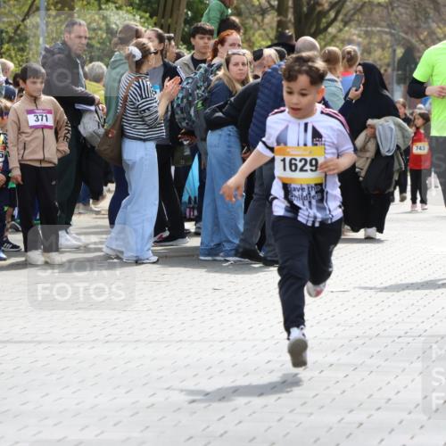 12.04.2026 - 45. Internationalen Wilhelmsburger Insellauf Strokosch-Dieckow http://msf.ph/oto/9490425 12.04.2026 14:22:26 Ziel 580, 835, 752, 761, 559, 315, 973, 555, 1629, 56, 670 meine-sportfotos.de