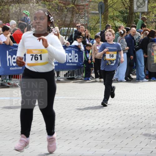 12.04.2026 - 45. Internationalen Wilhelmsburger Insellauf Strokosch-Dieckow http://msf.ph/oto/9490429 12.04.2026 14:22:23 Ziel 731, 739, 580, 835, 752, 761, 559, 315, 973, 555, 1629, 56 meine-sportfotos.de