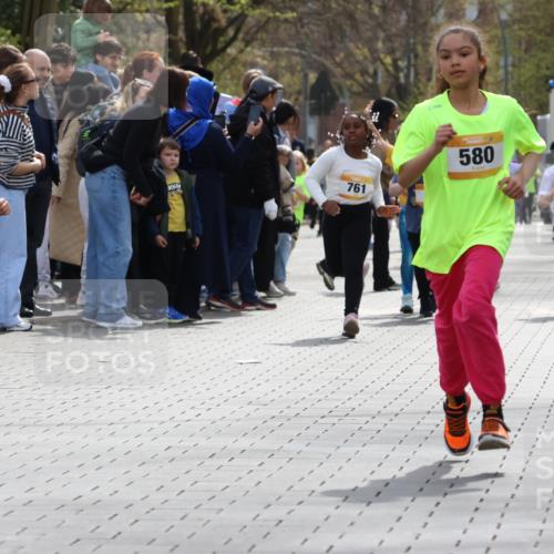 12.04.2026 - 45. Internationalen Wilhelmsburger Insellauf Strokosch-Dieckow http://msf.ph/oto/9490439 12.04.2026 14:22:19 Ziel 805, 272, 124, 731, 739, 580, 835, 752, 761, 559, 315, 973 meine-sportfotos.de