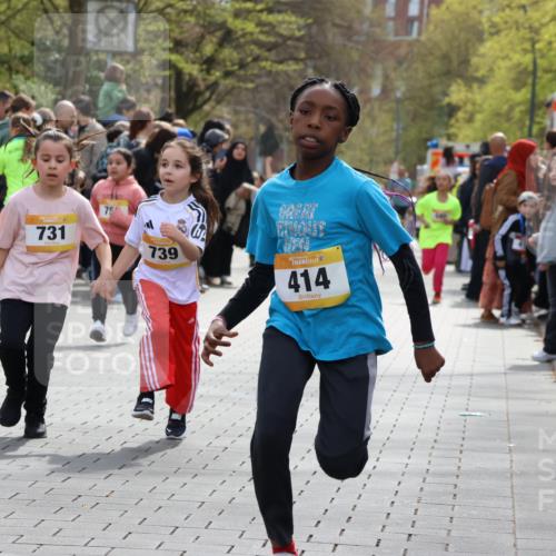 12.04.2026 - 45. Internationalen Wilhelmsburger Insellauf Strokosch-Dieckow http://msf.ph/oto/9490451 12.04.2026 14:22:14 Ziel 1615, 289, 668, 926, 981, 1620, 414, 805, 272, 124, 731, 739 meine-sportfotos.de