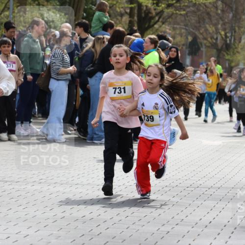 12.04.2026 - 45. Internationalen Wilhelmsburger Insellauf Strokosch-Dieckow http://msf.ph/oto/9490457 12.04.2026 14:22:13 Ziel 1615, 289, 668, 926, 981, 1620, 414, 805, 272, 124, 731, 739 meine-sportfotos.de
