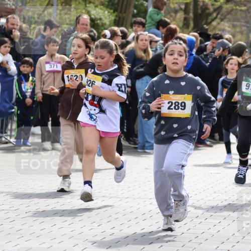 12.04.2026 - 45. Internationalen Wilhelmsburger Insellauf Strokosch-Dieckow http://msf.ph/oto/9490471 12.04.2026 14:22:08 Ziel 695, 798, 971, 807, 685, 794, 1615, 289, 668, 926, 981, 1620, 414, 805, 272 meine-sportfotos.de