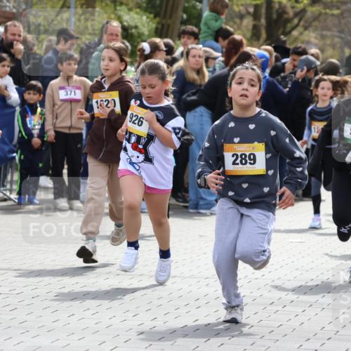 12.04.2026 - 45. Internationalen Wilhelmsburger Insellauf Strokosch-Dieckow http://msf.ph/oto/9490472 12.04.2026 14:22:08 Ziel 695, 798, 971, 807, 685, 794, 1615, 289, 668, 926, 981, 1620, 414, 805, 272 meine-sportfotos.de