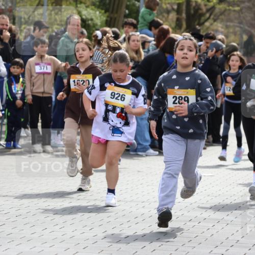 12.04.2026 - 45. Internationalen Wilhelmsburger Insellauf Strokosch-Dieckow http://msf.ph/oto/9490474 12.04.2026 14:22:08 Ziel 695, 798, 971, 807, 685, 794, 1615, 289, 668, 926, 981, 1620, 414, 805, 272 meine-sportfotos.de