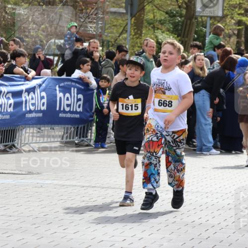 12.04.2026 - 45. Internationalen Wilhelmsburger Insellauf Strokosch-Dieckow http://msf.ph/oto/9490481 12.04.2026 14:22:06 Ziel 636, 612, 321, 695, 798, 971, 807, 685, 794, 1615, 289, 668, 926, 981, 1620, 414 meine-sportfotos.de