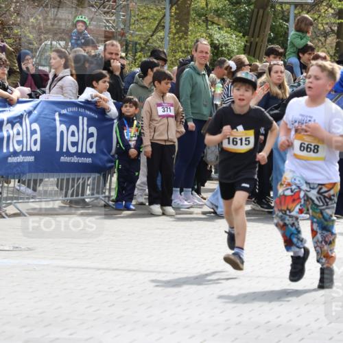 12.04.2026 - 45. Internationalen Wilhelmsburger Insellauf Strokosch-Dieckow http://msf.ph/oto/9490483 12.04.2026 14:22:05 Ziel 227, 636, 612, 321, 695, 798, 971, 807, 685, 794, 1615, 289, 668, 926, 981 meine-sportfotos.de