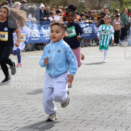 12.04.2026 - 45. Internationalen Wilhelmsburger Insellauf Strokosch-Dieckow http://msf.ph/oto/9490494 12.04.2026 14:22:01 Ziel 409, 595, 673, 924, 824, 227, 636, 612, 321, 695, 798, 971, 807, 685, 794 meine-sportfotos.de