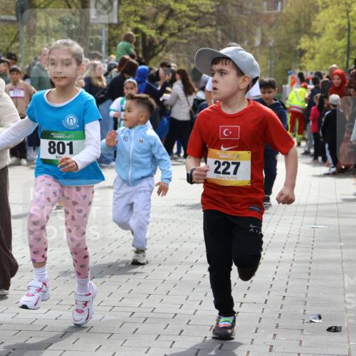 12.04.2026 - 45. Internationalen Wilhelmsburger Insellauf Strokosch-Dieckow http://msf.ph/oto/9490499 12.04.2026 14:21:59 Ziel 814, 95, 409, 595, 673, 924, 824, 227, 636, 612, 321, 695, 798, 971, 807, 685 meine-sportfotos.de