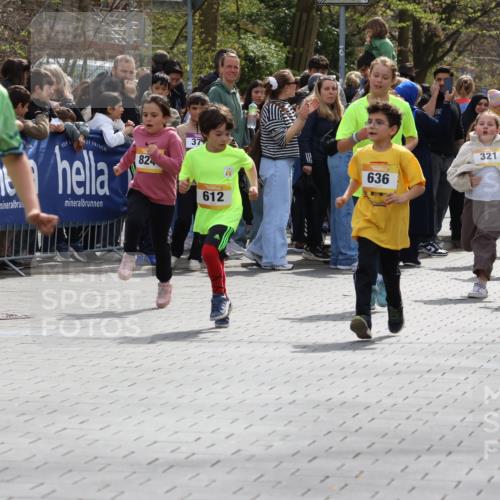 12.04.2026 - 45. Internationalen Wilhelmsburger Insellauf Strokosch-Dieckow http://msf.ph/oto/9490519 12.04.2026 14:21:56 Ziel 974, 482, 236, 810, 488, 814, 95, 409, 595, 673, 924, 824, 227, 636, 612, 321, 695, 798, 971 meine-sportfotos.de