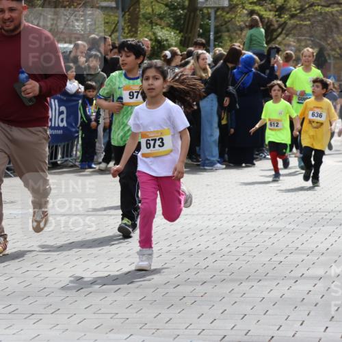 12.04.2026 - 45. Internationalen Wilhelmsburger Insellauf Strokosch-Dieckow http://msf.ph/oto/9490520 12.04.2026 14:21:54 Ziel 255, 65, 1617, 969, 799, 974, 482, 236, 810, 488, 814, 95, 409, 595, 673, 924, 824, 227, 636, 612 meine-sportfotos.de
