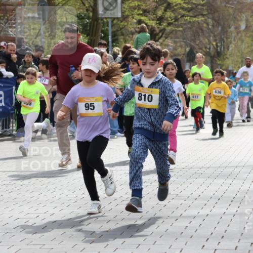 12.04.2026 - 45. Internationalen Wilhelmsburger Insellauf Strokosch-Dieckow http://msf.ph/oto/9490529 12.04.2026 14:21:52 Ziel 316, 792, 763, 255, 65, 1617, 969, 799, 974, 482, 236, 810, 488, 814, 95, 409, 595, 673, 924, 824 meine-sportfotos.de