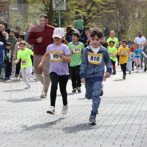 12.04.2026 - 45. Internationalen Wilhelmsburger Insellauf Strokosch-Dieckow http://msf.ph/oto/9490532 12.04.2026 14:21:52 Ziel 316, 792, 763, 255, 65, 1617, 969, 799, 974, 482, 236, 810, 488, 814, 95, 409, 595, 673, 924, 824 meine-sportfotos.de