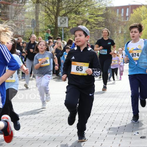12.04.2026 - 45. Internationalen Wilhelmsburger Insellauf Strokosch-Dieckow http://msf.ph/oto/9490541 12.04.2026 14:21:48 Ziel 66, 136, 729, 769, 646, 159, 1622, 317, 283, 134, 316, 792, 763, 255, 65, 1617, 969, 799, 974, 482, 236, 810, 488, 814, 95 meine-sportfotos.de
