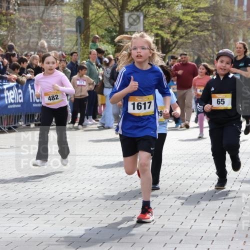 12.04.2026 - 45. Internationalen Wilhelmsburger Insellauf Strokosch-Dieckow http://msf.ph/oto/9490546 12.04.2026 14:21:47 Ziel 234, 111, 66, 136, 729, 769, 646, 159, 1622, 317, 283, 134, 316, 792, 763, 255, 65, 1617, 969, 799, 974, 482, 236, 810, 488, 814 meine-sportfotos.de