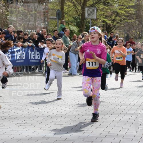 12.04.2026 - 45. Internationalen Wilhelmsburger Insellauf Strokosch-Dieckow http://msf.ph/oto/9490575 12.04.2026 14:21:41 Ziel 117, 558, 267, 657, 698, 678, 279, 960, 838, 234, 111, 66, 136, 729, 769, 646, 159, 1622, 317, 283, 134, 316, 792, 763 meine-sportfotos.de