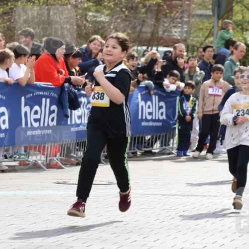 12.04.2026 - 45. Internationalen Wilhelmsburger Insellauf Strokosch-Dieckow http://msf.ph/oto/9490582 12.04.2026 14:21:39 Ziel 957, 823, 117, 558, 267, 657, 698, 678, 279, 960, 838, 234, 111, 66, 136, 729, 769, 646, 159, 1622, 317, 283, 134 meine-sportfotos.de