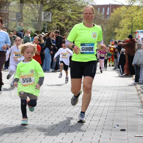 12.04.2026 - 45. Internationalen Wilhelmsburger Insellauf Strokosch-Dieckow http://msf.ph/oto/9490590 12.04.2026 14:21:35 Ziel 972, 1627, 951, 260, 957, 823, 117, 558, 267, 657, 698, 678, 279, 960, 838, 234, 111 meine-sportfotos.de