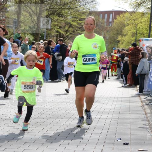 12.04.2026 - 45. Internationalen Wilhelmsburger Insellauf Strokosch-Dieckow http://msf.ph/oto/9490593 12.04.2026 14:21:35 Ziel 972, 1627, 951, 260, 957, 823, 117, 558, 267, 657, 698, 678, 279, 960, 838, 234, 111 meine-sportfotos.de