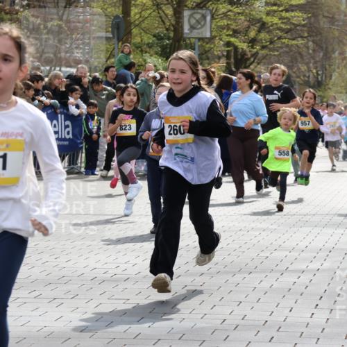 12.04.2026 - 45. Internationalen Wilhelmsburger Insellauf Strokosch-Dieckow http://msf.ph/oto/9490602 12.04.2026 14:21:32 Ziel 925, 253, 988, 964, 972, 1627, 951, 260, 957, 823, 117, 558, 267, 657, 698, 678, 279 meine-sportfotos.de