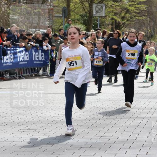 12.04.2026 - 45. Internationalen Wilhelmsburger Insellauf Strokosch-Dieckow http://msf.ph/oto/9490607 12.04.2026 14:21:31 Ziel 1005, 925, 253, 988, 964, 972, 1627, 951, 260, 957, 823, 117, 558, 267, 657, 698, 678, 279 meine-sportfotos.de