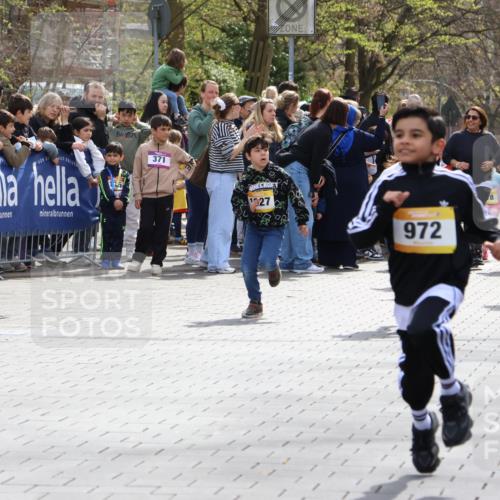 12.04.2026 - 45. Internationalen Wilhelmsburger Insellauf Strokosch-Dieckow http://msf.ph/oto/9490616 12.04.2026 14:21:28 Ziel 562, 309, 282, 528, 797, 984, 811, 128, 828, 1005, 925, 253, 988, 964, 972, 1627, 951, 260, 957, 823 meine-sportfotos.de