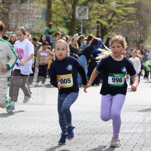 12.04.2026 - 45. Internationalen Wilhelmsburger Insellauf Strokosch-Dieckow http://msf.ph/oto/9490618 12.04.2026 14:21:26 Ziel 1630, 991, 302, 562, 309, 282, 528, 797, 984, 811, 128, 828, 1005, 925, 253, 988, 964, 972, 1627, 951, 260 meine-sportfotos.de