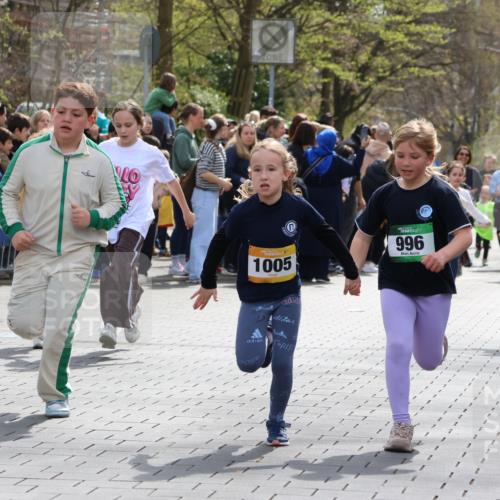 12.04.2026 - 45. Internationalen Wilhelmsburger Insellauf Strokosch-Dieckow http://msf.ph/oto/9490623 12.04.2026 14:21:26 Ziel 1630, 991, 302, 562, 309, 282, 528, 797, 984, 811, 128, 828, 1005, 925, 253, 988, 964, 972, 1627, 951, 260 meine-sportfotos.de