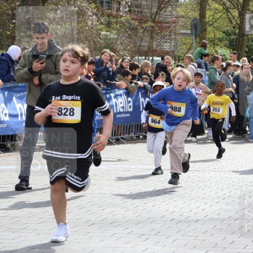 12.04.2026 - 45. Internationalen Wilhelmsburger Insellauf Strokosch-Dieckow http://msf.ph/oto/9490626 12.04.2026 14:21:24 Ziel 980, 1630, 991, 302, 562, 309, 282, 528, 797, 984, 811, 128, 828, 1005, 925, 253, 988, 964, 972 meine-sportfotos.de