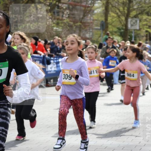 12.04.2026 - 45. Internationalen Wilhelmsburger Insellauf Strokosch-Dieckow http://msf.ph/oto/9490634 12.04.2026 14:21:22 Ziel 629, 566, 564, 607, 980, 1630, 991, 302, 562, 309, 282, 528, 797, 984, 811, 128, 828, 1005, 925, 253, 988, 964 meine-sportfotos.de