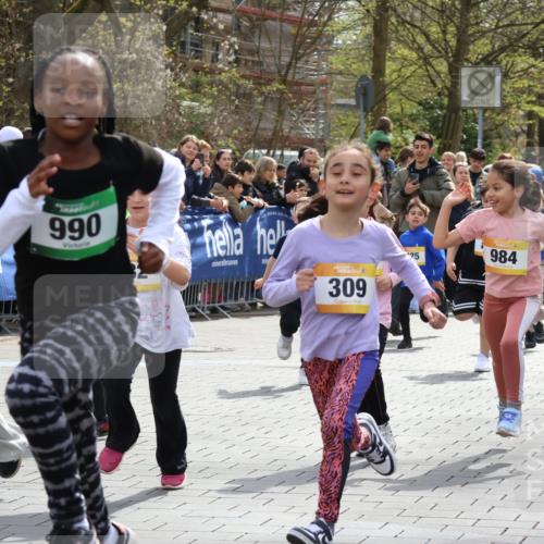 12.04.2026 - 45. Internationalen Wilhelmsburger Insellauf Strokosch-Dieckow http://msf.ph/oto/9490637 12.04.2026 14:21:22 Ziel 629, 566, 564, 607, 980, 1630, 991, 302, 562, 309, 282, 528, 797, 984, 811, 128, 828, 1005, 925, 253, 988, 964 meine-sportfotos.de