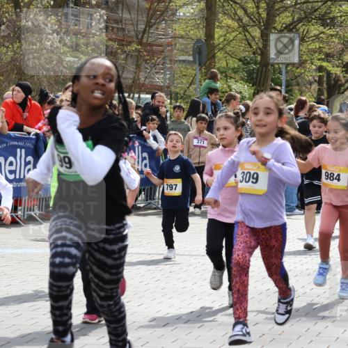 12.04.2026 - 45. Internationalen Wilhelmsburger Insellauf Strokosch-Dieckow http://msf.ph/oto/9490642 12.04.2026 14:21:22 Ziel 629, 566, 564, 607, 980, 1630, 991, 302, 562, 309, 282, 528, 797, 984, 811, 128, 828, 1005, 925, 253, 988, 964 meine-sportfotos.de