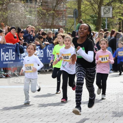 12.04.2026 - 45. Internationalen Wilhelmsburger Insellauf Strokosch-Dieckow http://msf.ph/oto/9490643 12.04.2026 14:21:21 Ziel 139, 1611, 629, 566, 564, 607, 980, 1630, 991, 302, 562, 309, 282, 528, 797, 984, 811, 128, 828, 1005, 925, 253, 988, 964 meine-sportfotos.de
