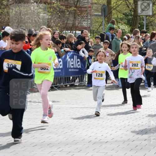 12.04.2026 - 45. Internationalen Wilhelmsburger Insellauf Strokosch-Dieckow http://msf.ph/oto/9490650 12.04.2026 14:21:20 Ziel 937, 263, 139, 1611, 629, 566, 564, 607, 980, 1630, 991, 302, 562, 309, 282, 528, 797, 984, 811, 128, 828, 1005, 925, 253 meine-sportfotos.de
