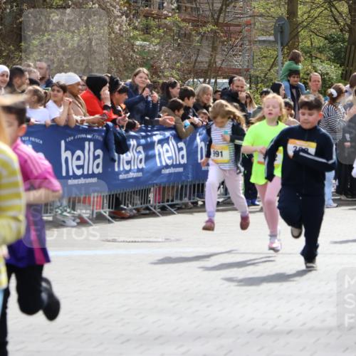12.04.2026 - 45. Internationalen Wilhelmsburger Insellauf Strokosch-Dieckow http://msf.ph/oto/9490654 12.04.2026 14:21:19 Ziel 937, 263, 139, 1611, 629, 566, 564, 607, 980, 1630, 991, 302, 562, 309, 282, 528, 797, 984, 811, 128, 828, 1005 meine-sportfotos.de