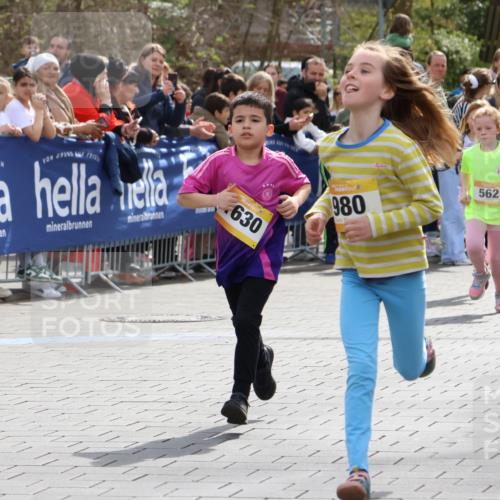 12.04.2026 - 45. Internationalen Wilhelmsburger Insellauf Strokosch-Dieckow http://msf.ph/oto/9490662 12.04.2026 14:21:18 Ziel 937, 263, 139, 1611, 629, 566, 564, 607, 980, 1630, 991, 302, 562, 309, 282, 528, 797, 984, 811, 128, 828 meine-sportfotos.de